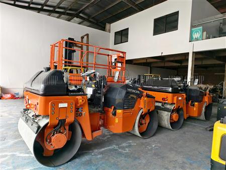 Xe lu rung tự trọng 4 tấn Hitachi ZC50T