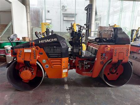 Xe lu rung tự trọng 4 tấn Hitachi ZC50T