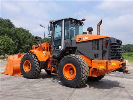 Máy xúc lật Hitachi 14 tấn ZW180-5A
