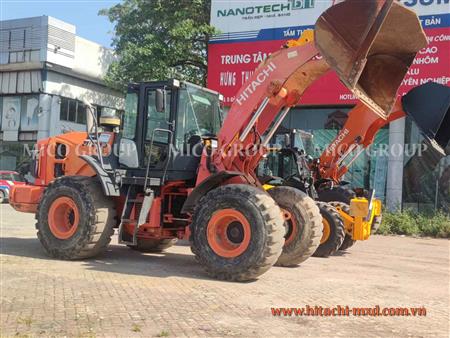 Máy xúc lật Hitachi 17 tấn ZW220-5A