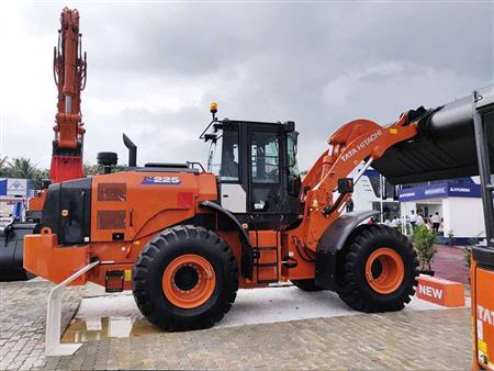 Máy xúc lật Tata Hitachi ZW225 5 tấn