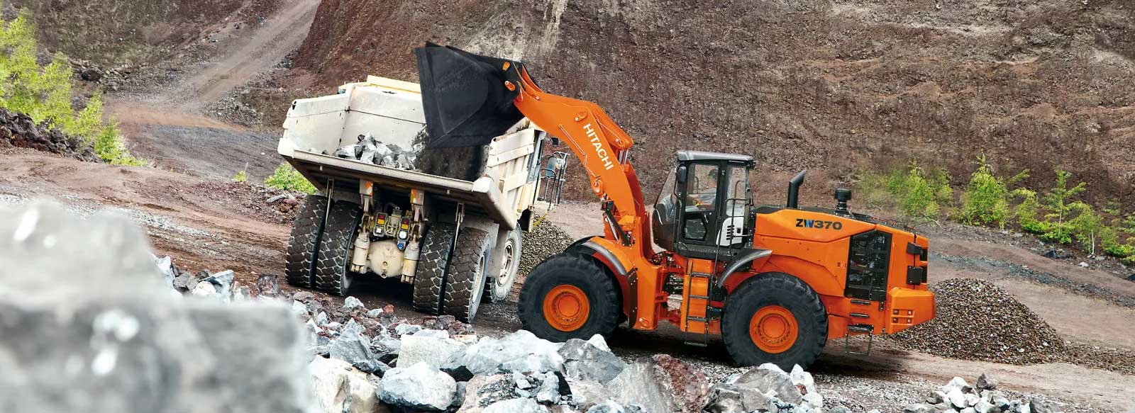 Xe xúc lật Hitachi
