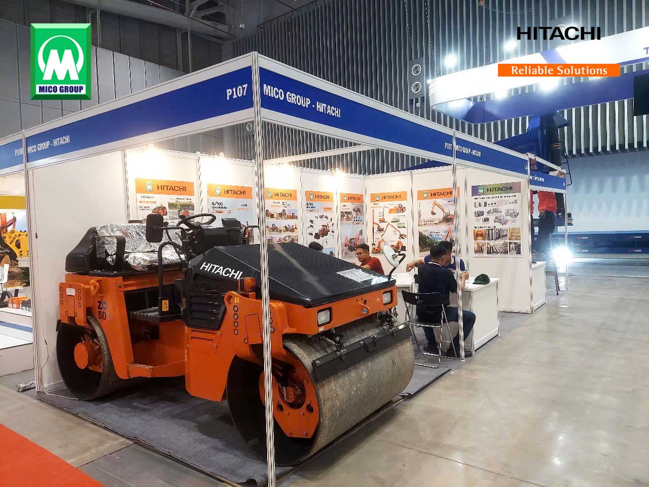 Trải nghiệm trực tiếp dòng sản phẩm Xe lu rung 2 bánh sắt 4 tấn HITACHI ZC50T ngay tại gian hàng