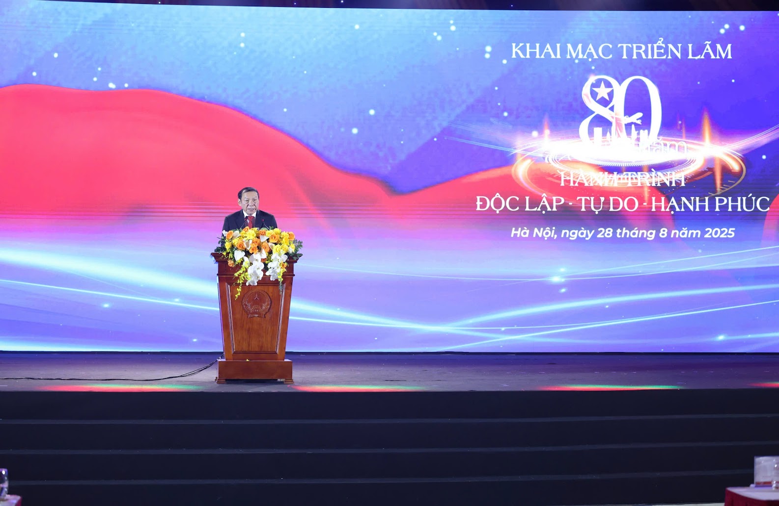 Bộ trưởng Bộ Văn hóa, Thể thao và Du lịch Nguyễn Văn Hùng phát biểu tại Lễ khai mạc Triển lãm (Ảnh: VGP)