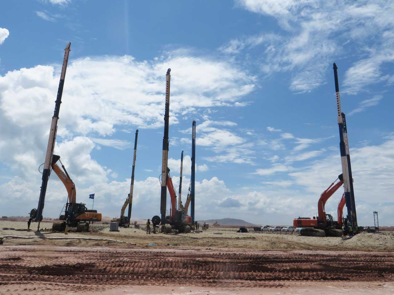 Máy đào bánh xích Hitachi ZX490