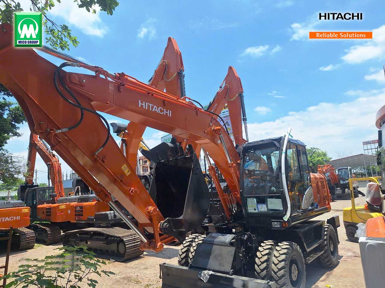 Máy đào bánh lốp Hitachi ZX170W-5A 17 tấn có sẵn tại kho MICO