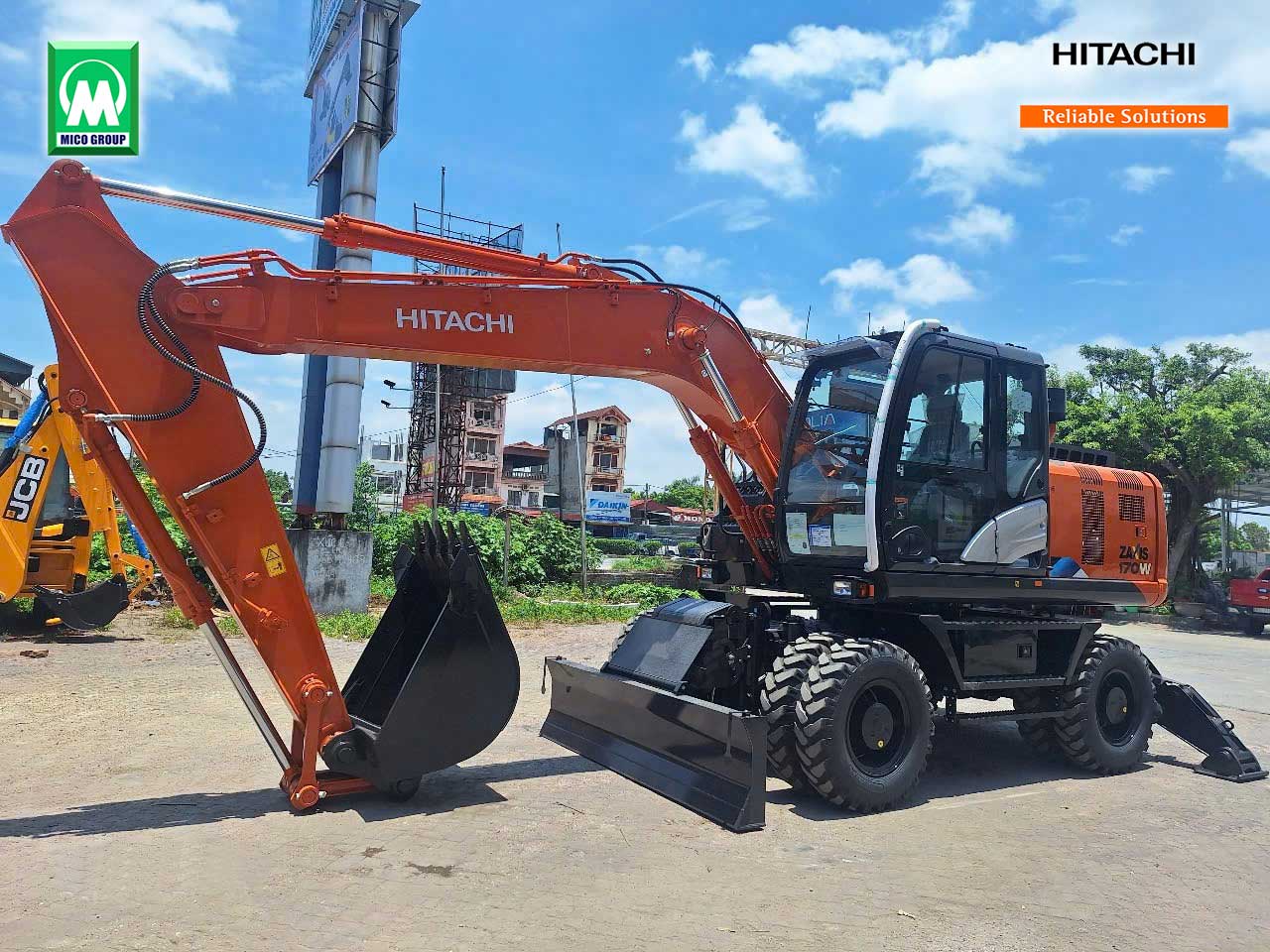 Máy đào bánh lốp Hitachi ZX170W-5A lần đầu tiên có mặt tại Việt Nam