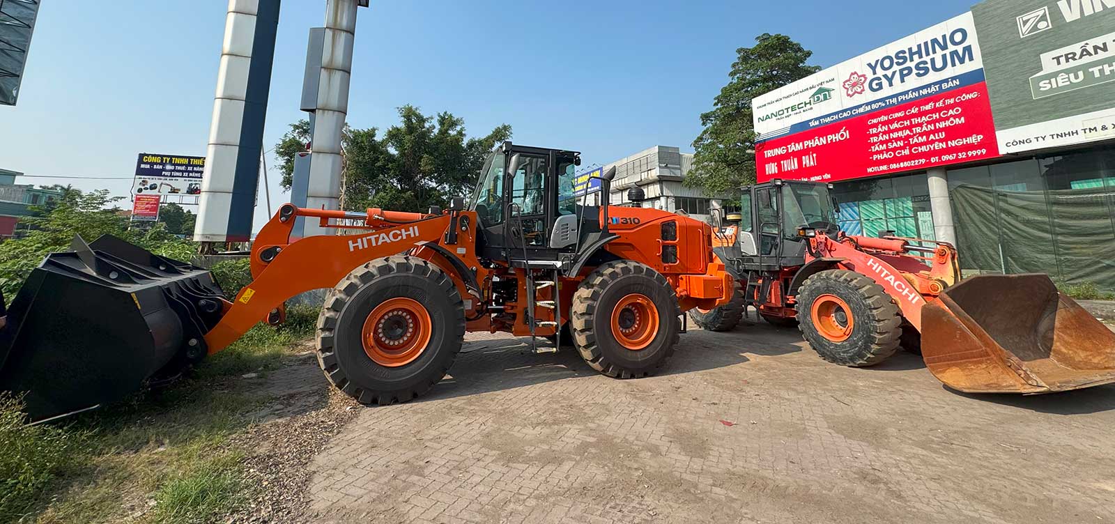 Máy xúc lật Hitachi ZW310-5A - Mico Group